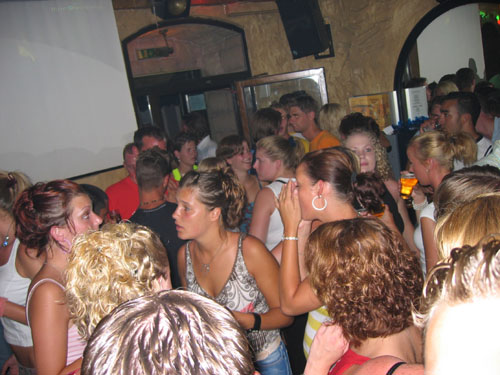 0404 het is nog steeds feest