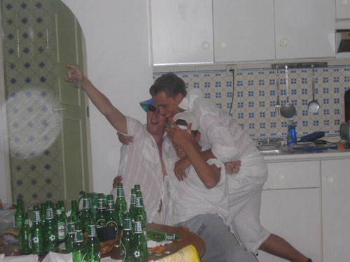 0482 pose