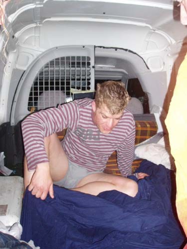 Jaaa! Piemel wakker maken!