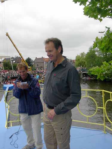 84 bert je hebt geen banaan in je oor
